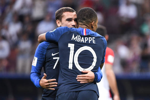 都有其背后 都有其背后